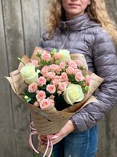 Букет цветов из:  Розы в Степном озере