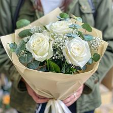 Букет цветов из:  Розы в Степном озере